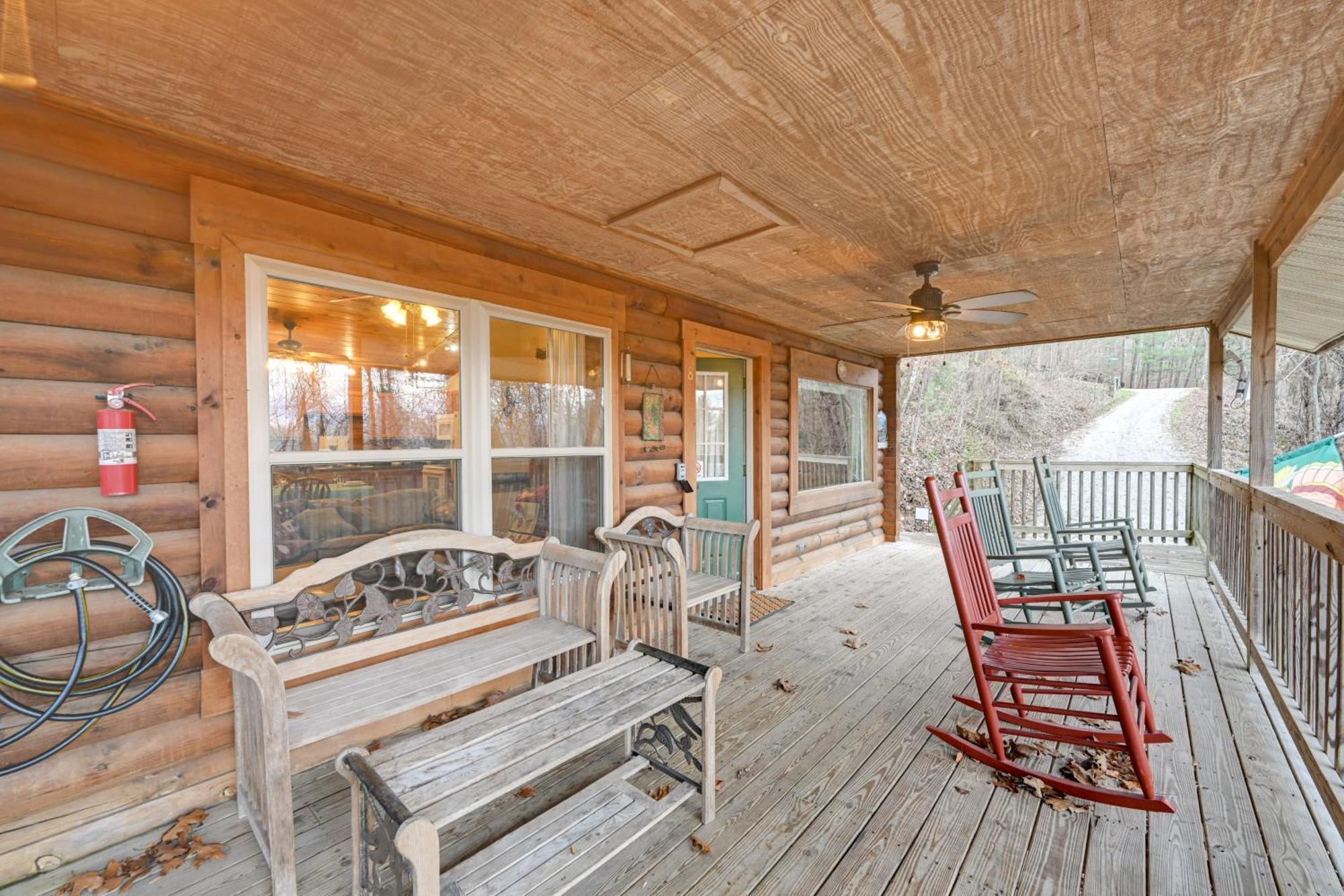 Cozy Deer Glen Cabin With Private Hot Tub And Porch! Bryson City Exterior foto